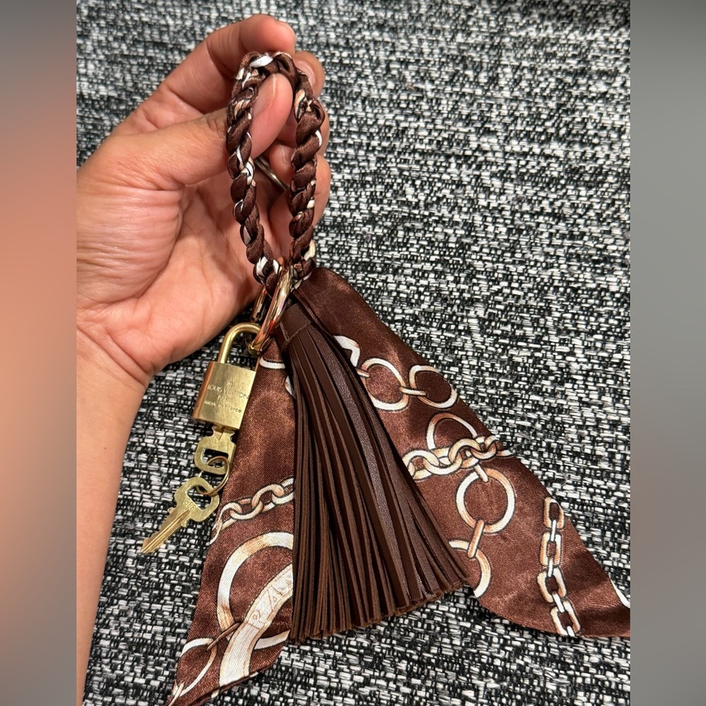 Authentic Louis Vuitton Padlock with and unbranded tassel keychain/bagcharm #306 - Picture 3 of 6
